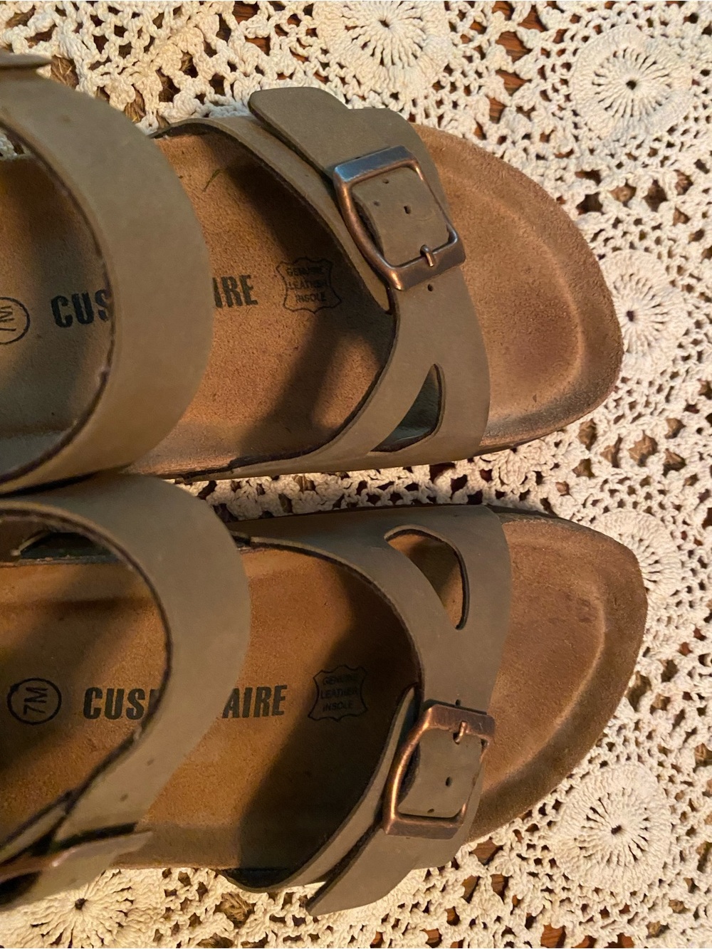 Cushionaire Sandals - Picture 3 of 5